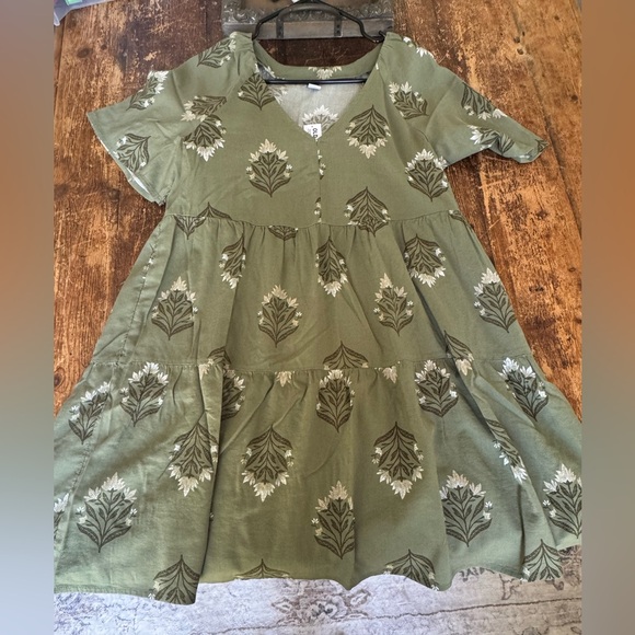 Old Navy dress. New with tags. Size medium - Picture 1 of 1